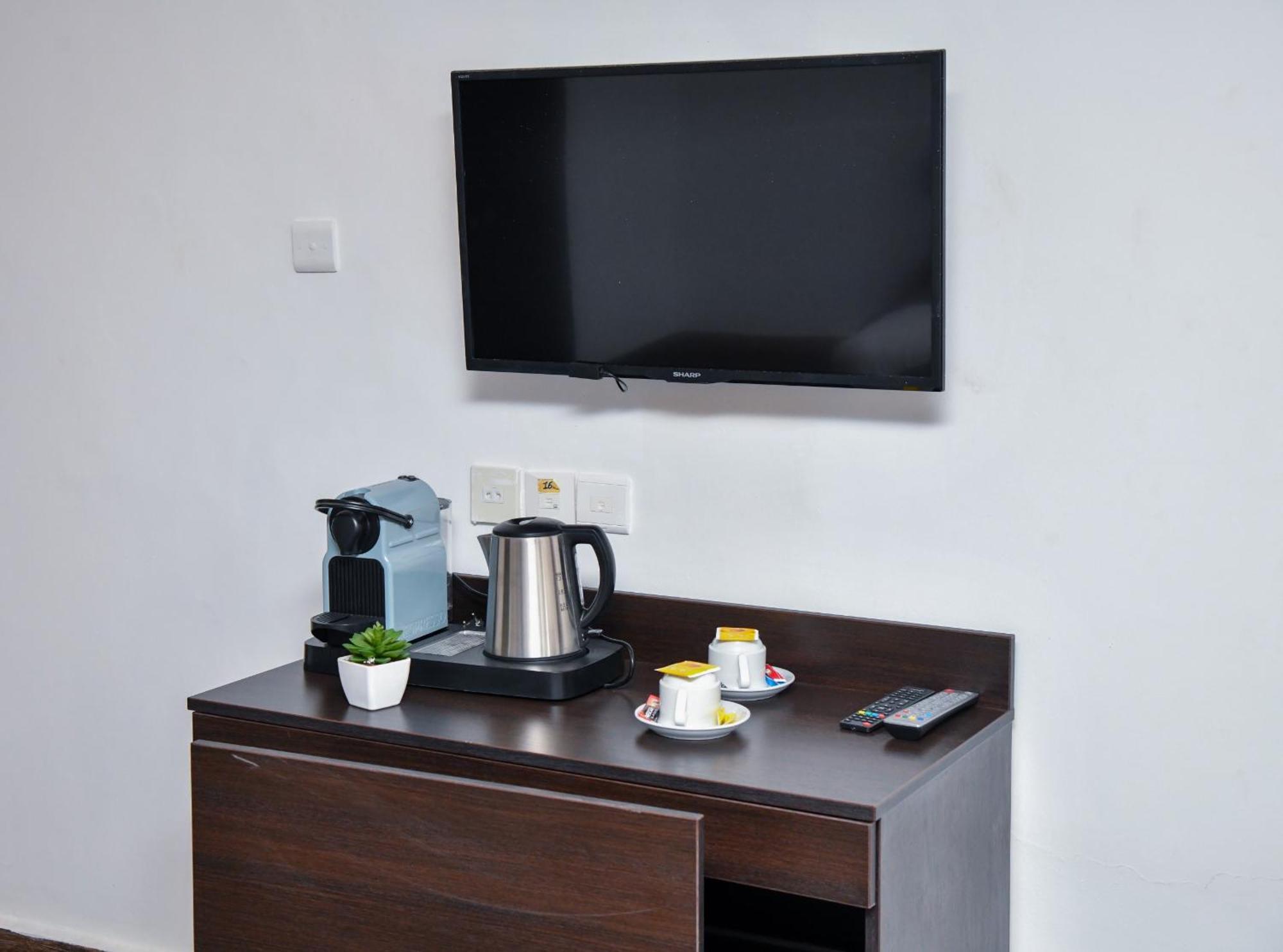 Quatre Saisons Hotel Нуакшот Екстериор снимка