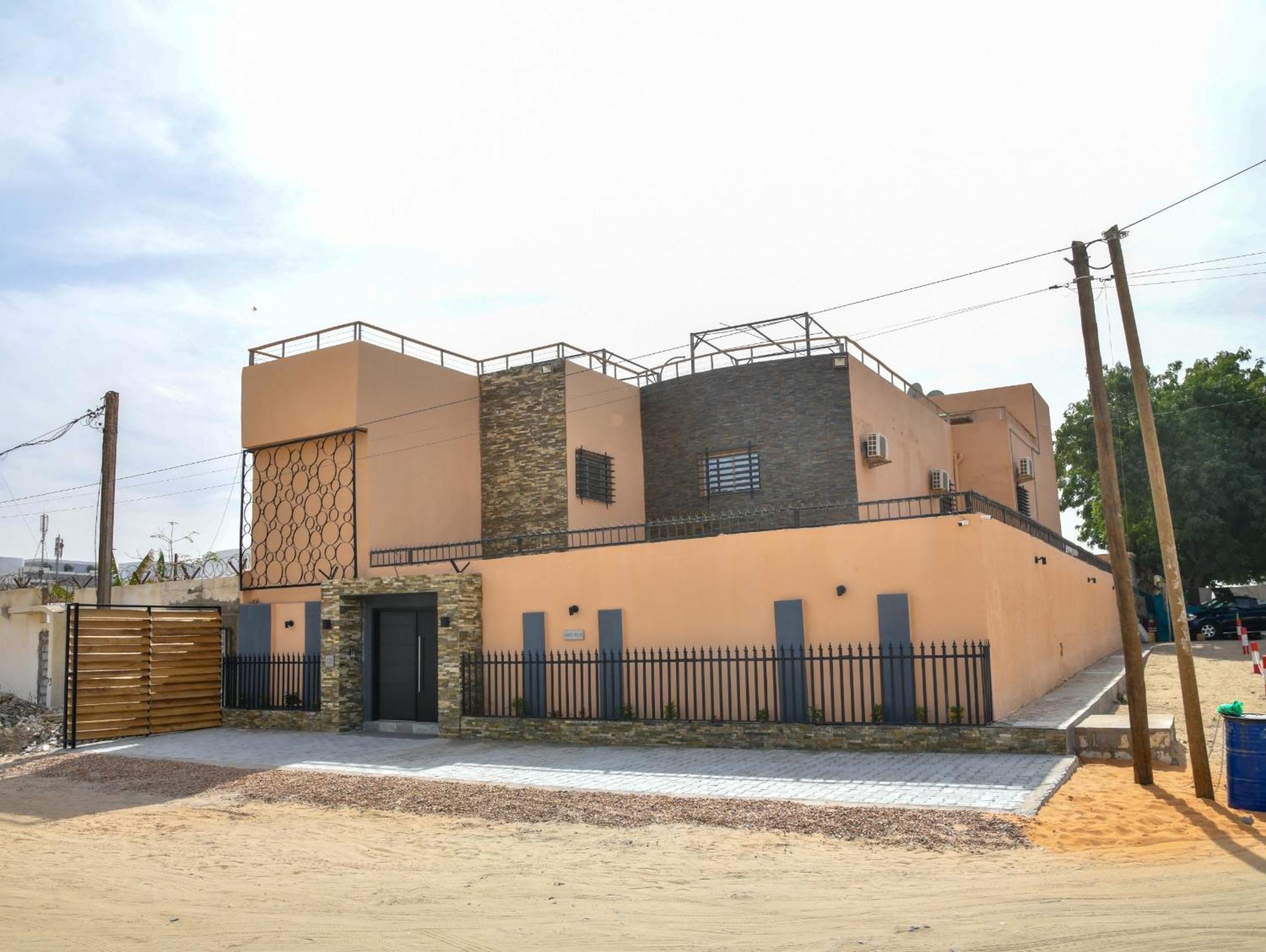 Quatre Saisons Hotel Нуакшот Екстериор снимка