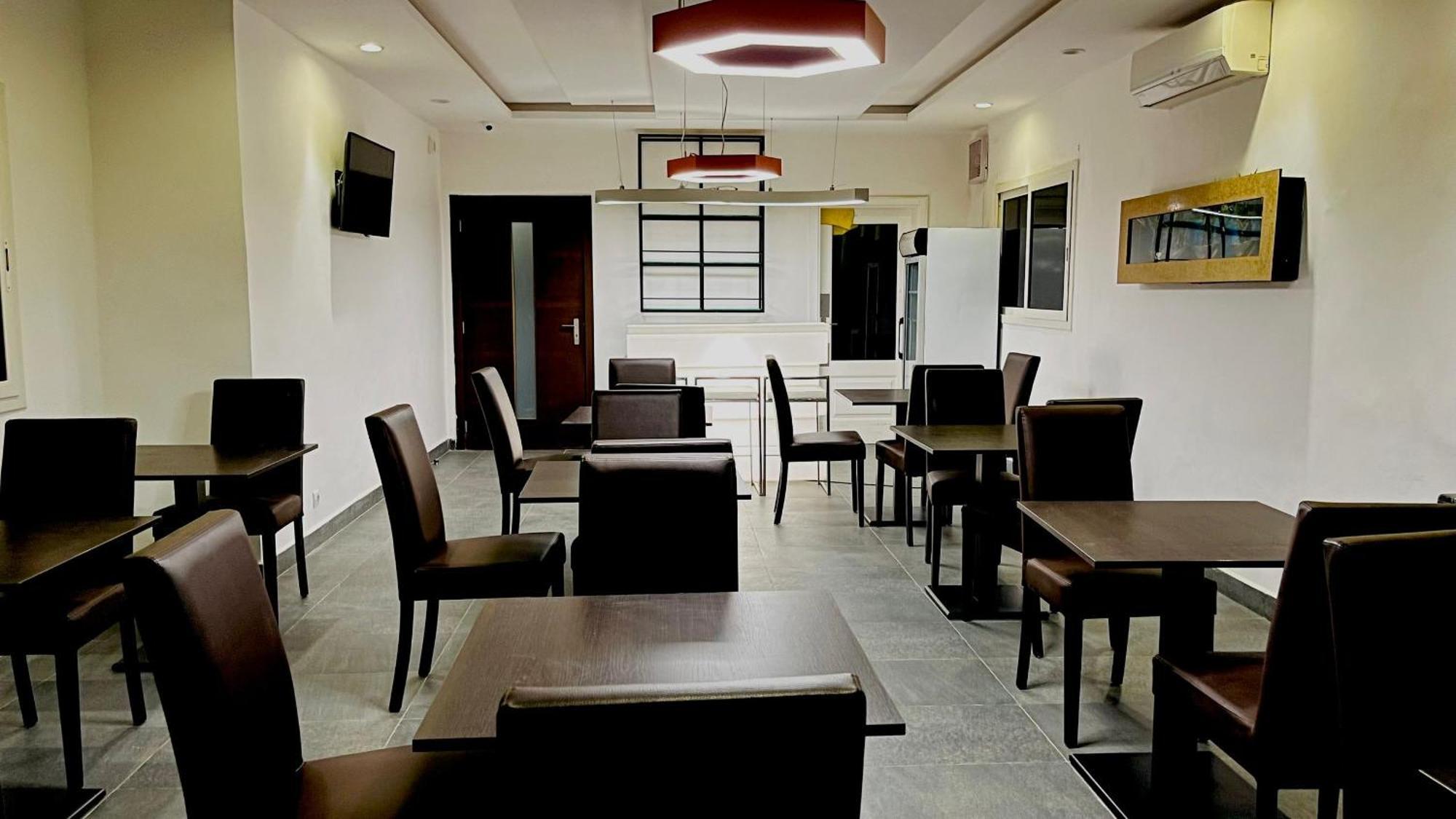 Quatre Saisons Hotel Нуакшот Екстериор снимка
